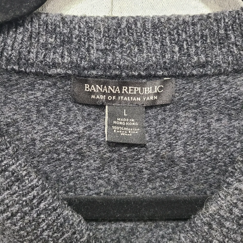 Banana Republic Extra Fine‎ Merino Wool Charcoal V-Neck Sweater L